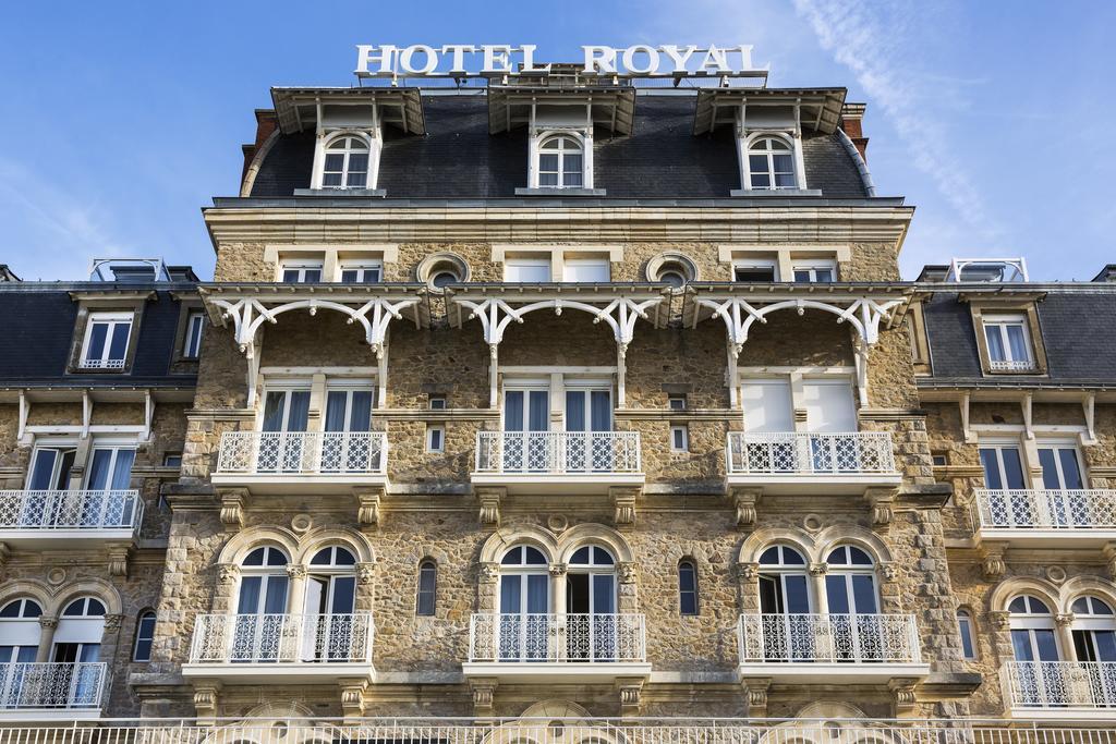 Hôtel Barrière Le Royal La Baule Extérieur photo